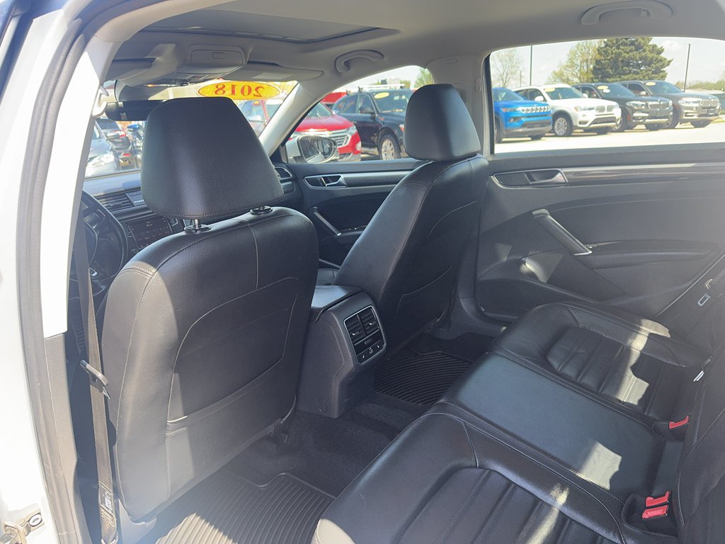 Used 2018 Volkswagen Passat 2.0T SEL Premium FWD image 17