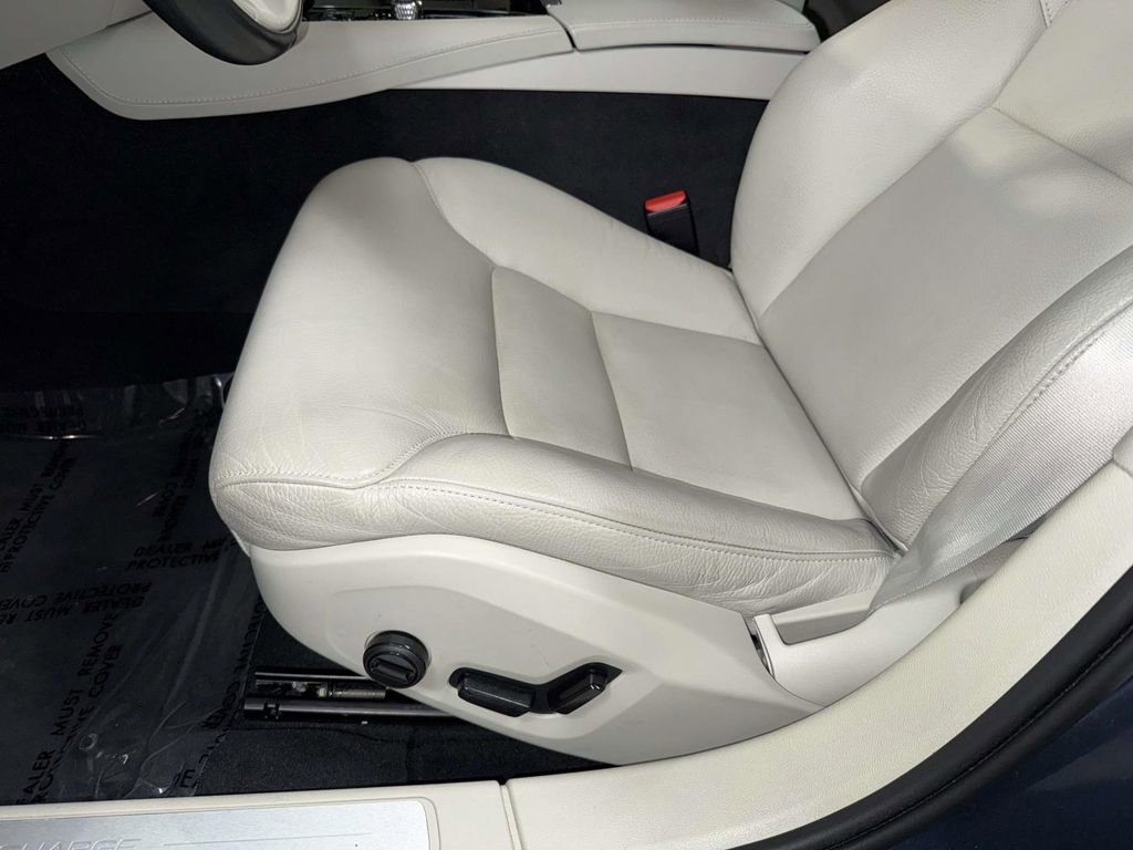 Used 2023 Volvo S60 T8 Plus w/ Climate Package AWD/4WD image 3