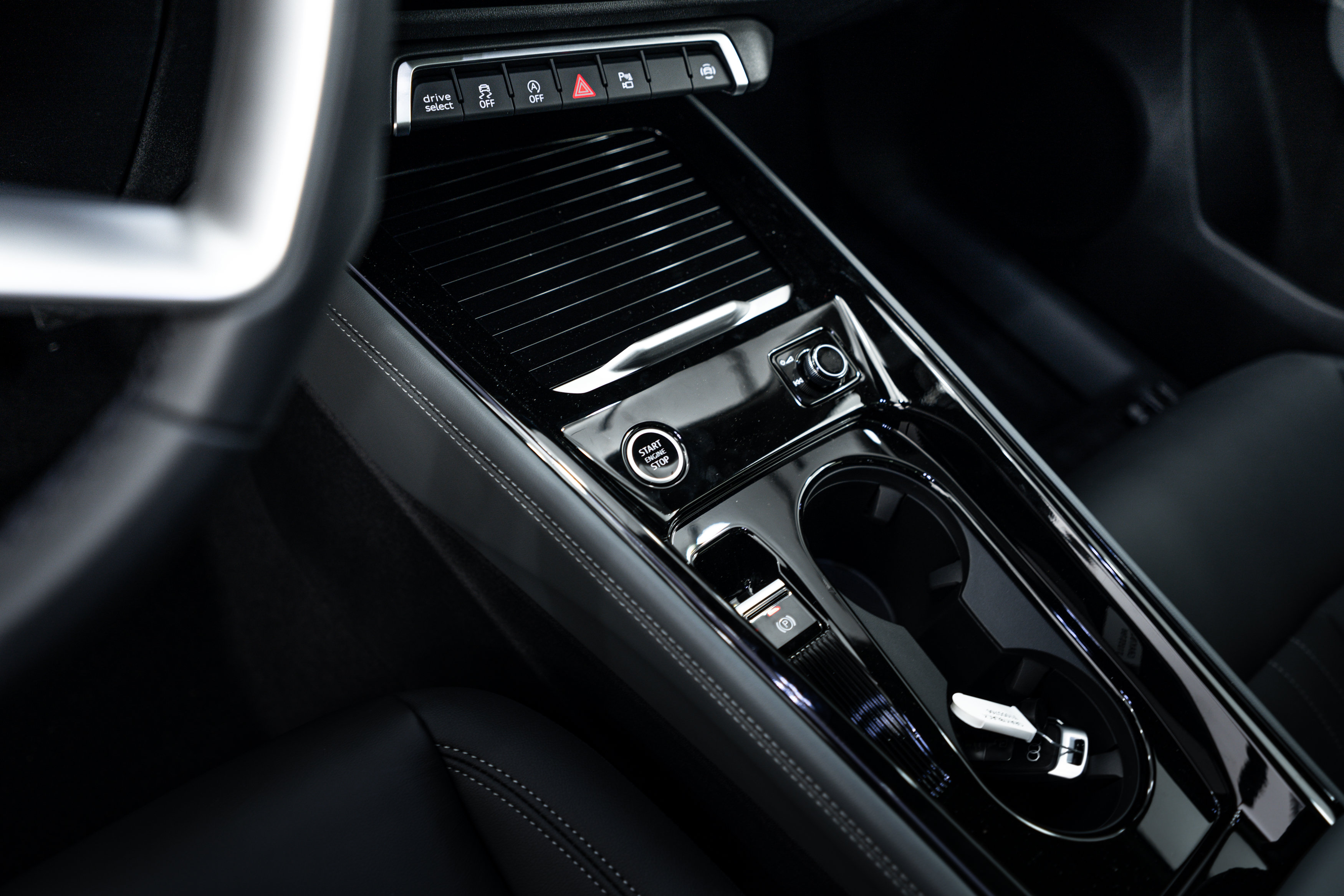 New 2026 Audi Q3 quattro 2.0T AWD/4WD image 10