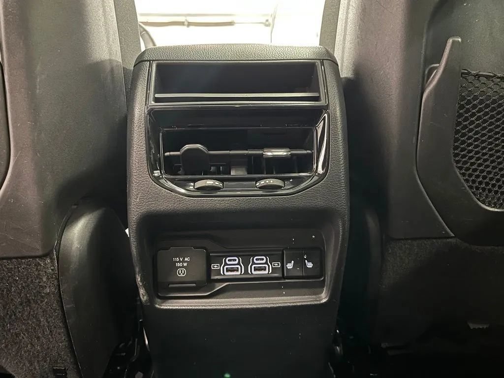 Used 2022 Jeep Grand Cherokee Limited 4xe w/ Luxury Tech Group II AWD/4WD image 22