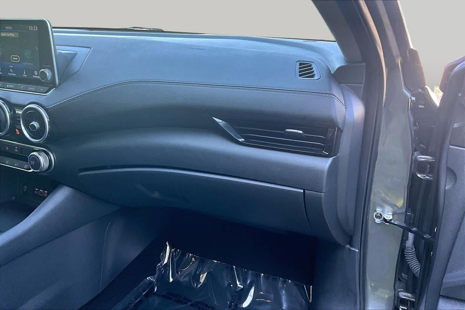 Used 2024 Nissan Sentra SV FWD image 19