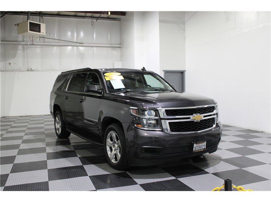 Used 2016 Chevrolet Suburban LT image 3