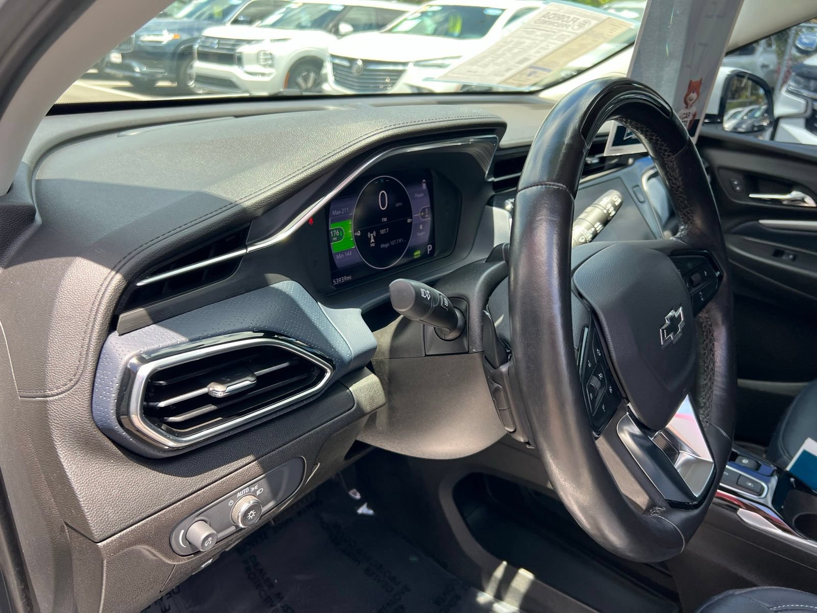 Used 2022 Chevrolet Bolt EUV Premier w/ Super Cruise Package FWD image 27