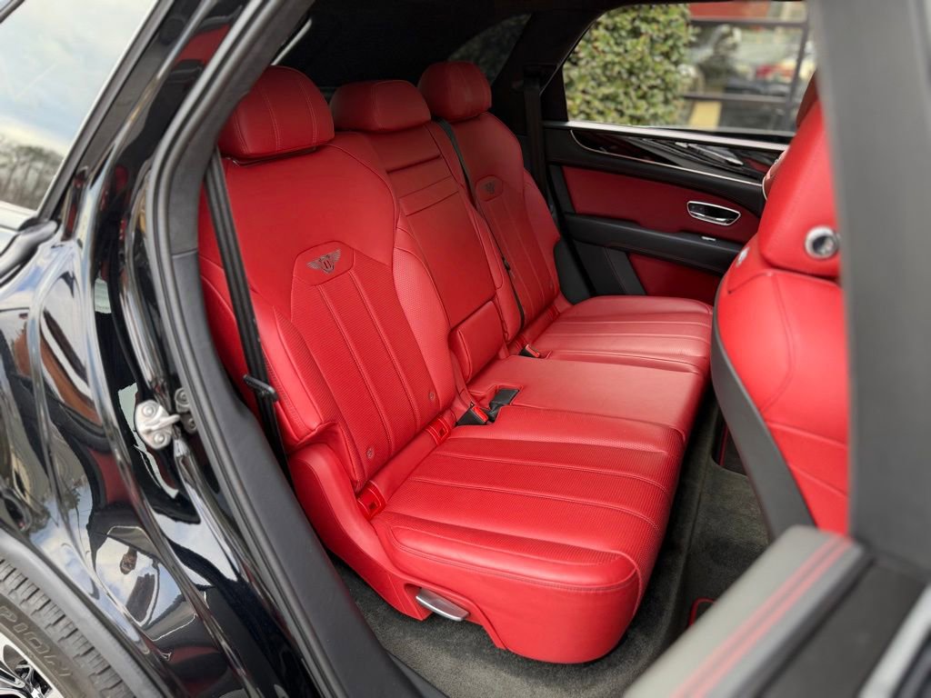 Used 2023 Bentley Bentayga image 37