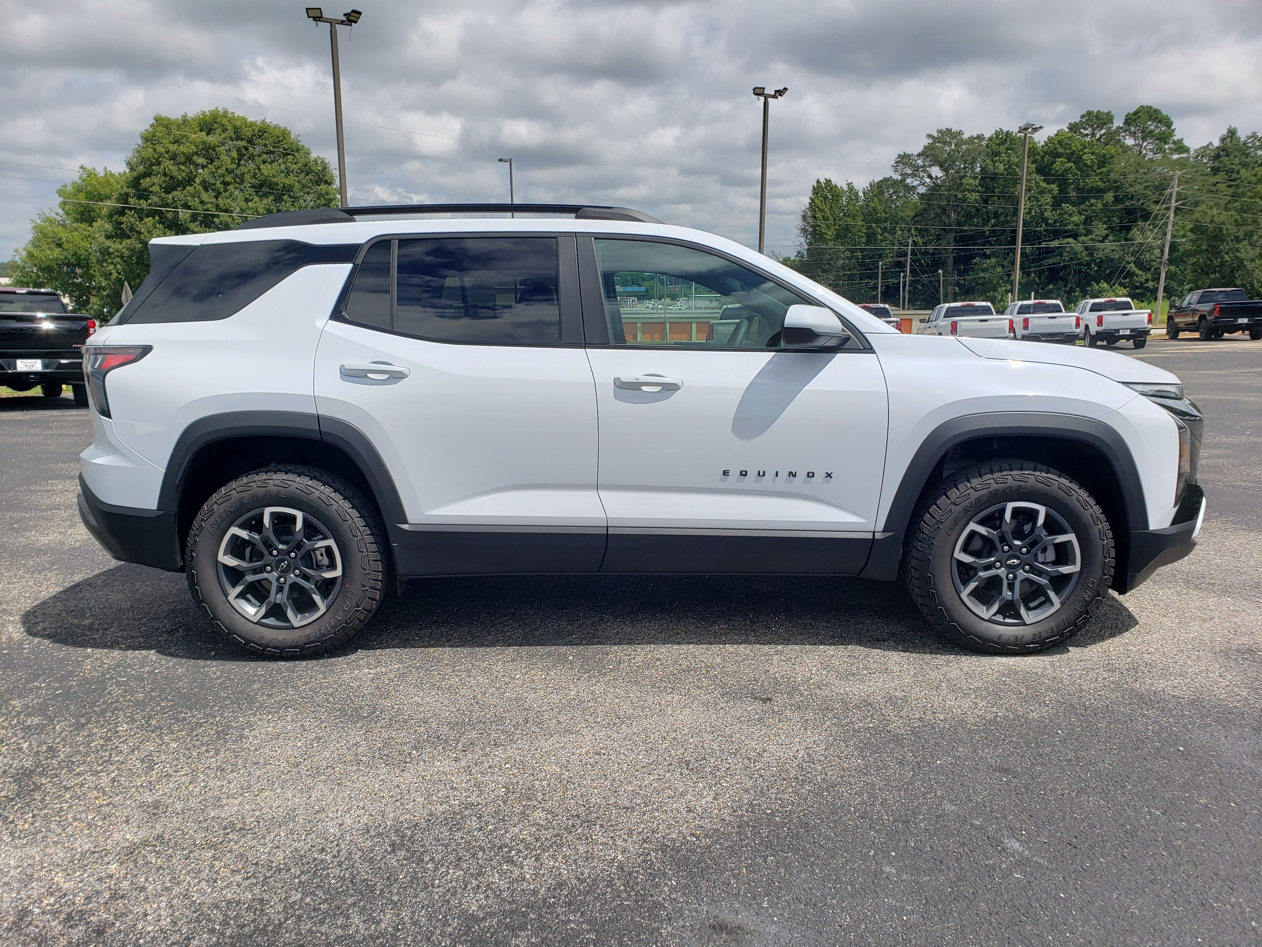 New 2026 Chevrolet Equinox ACTIV w/ Convenience Package III FWD image 6