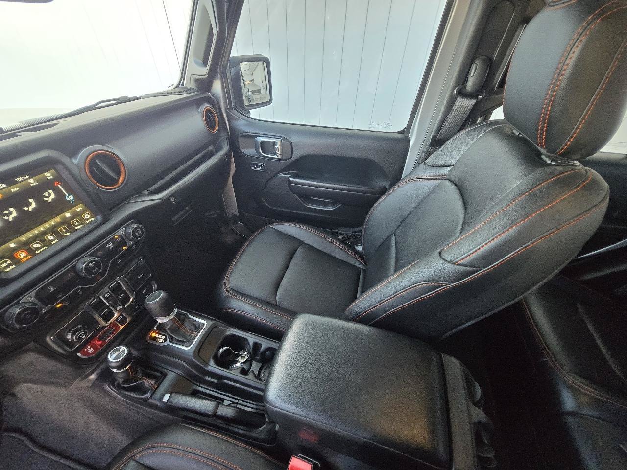 Used 2021 Jeep Gladiator Mojave AWD/4WD image 36
