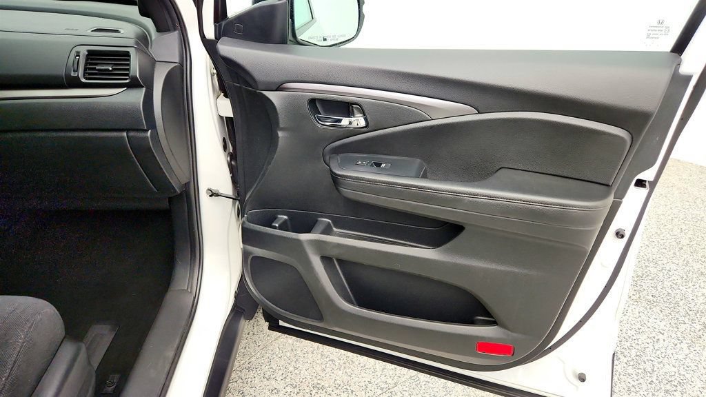 Used 2022 Honda Pilot Sport image 25