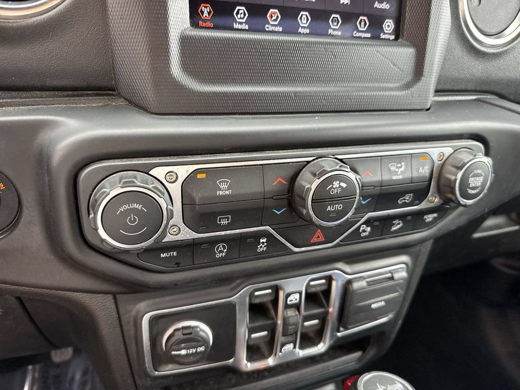 Used 2019 Jeep Wrangler Unlimited Sahara w/ Dual Top Group AWD/4WD image 51