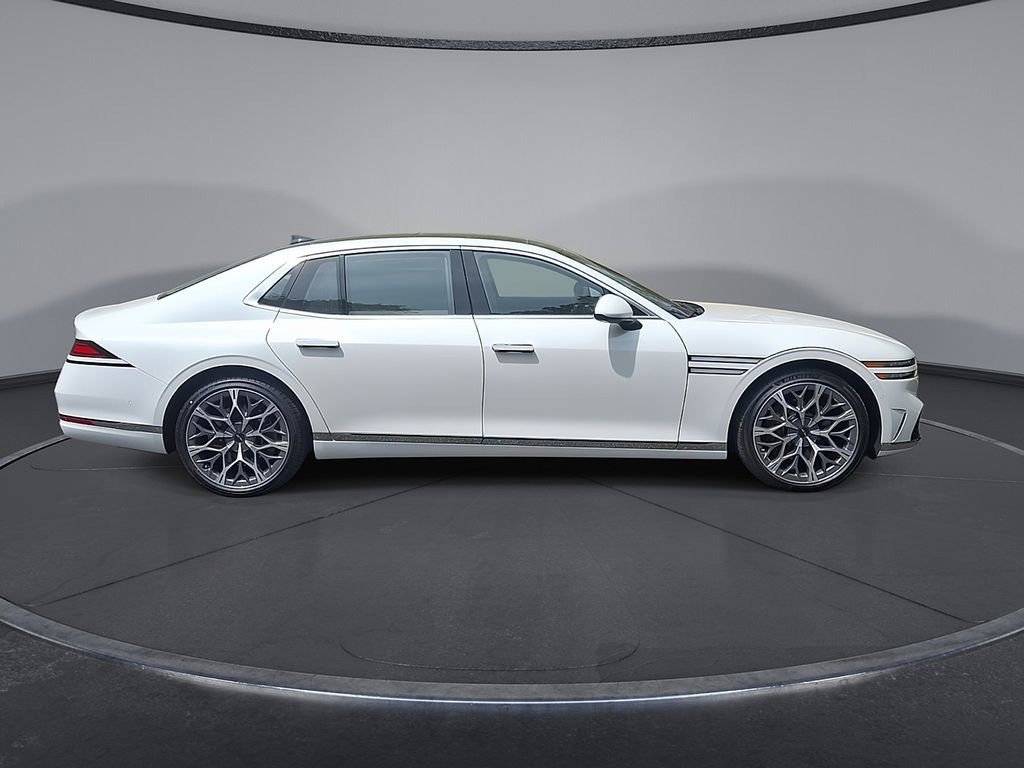 Used 2025 Genesis G90 3.5T AWD/4WD image 5