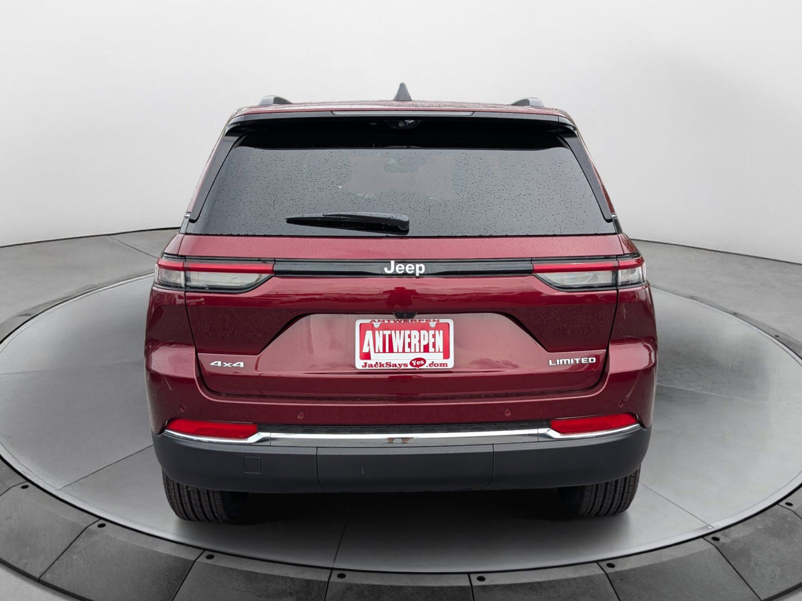 New 2025 Jeep Grand Cherokee Limited w/ Luxury Tech Group II AWD/4WD image 4