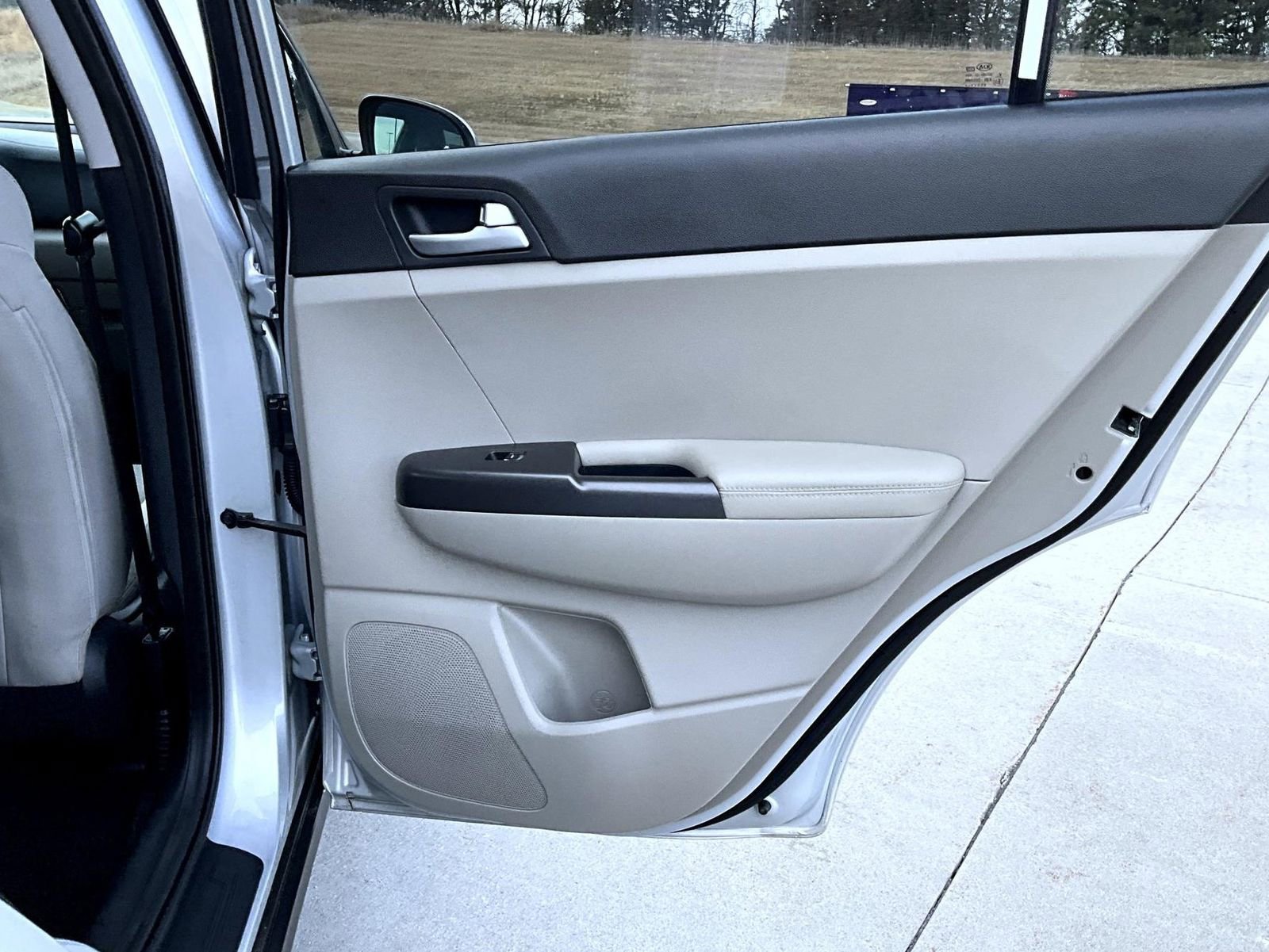 Used 2020 Kia Sportage LX image 17