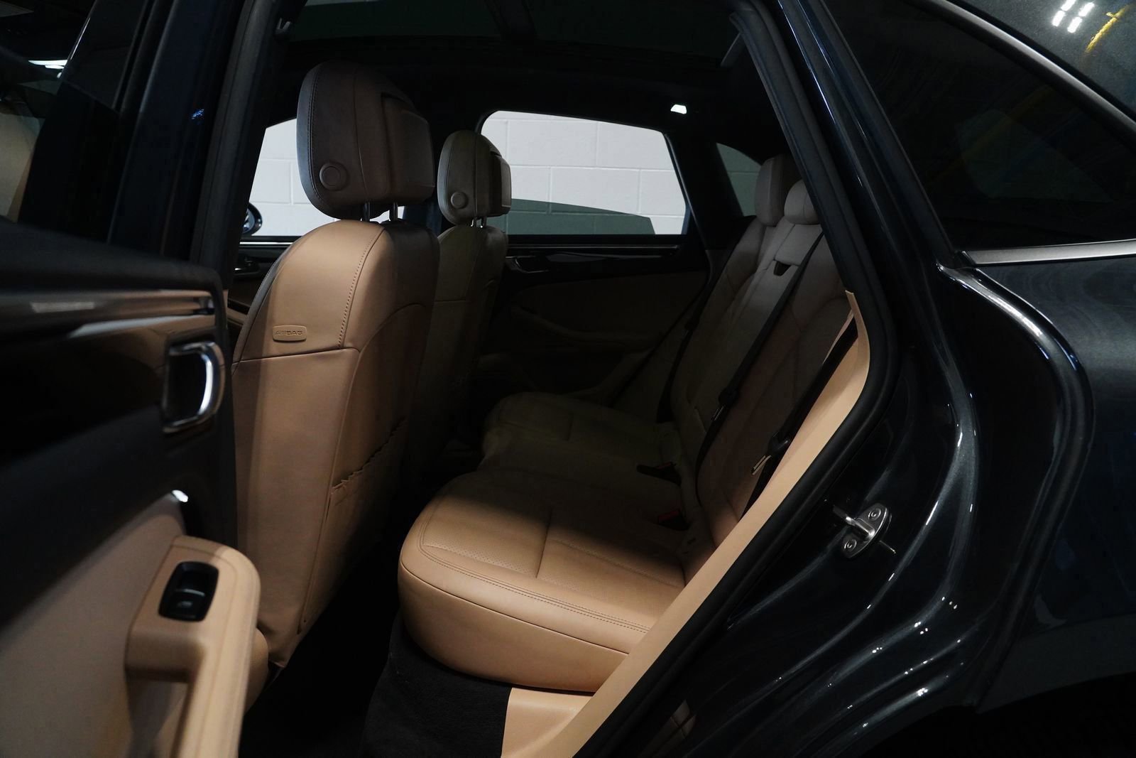 Used 2021 Porsche Macan image 14