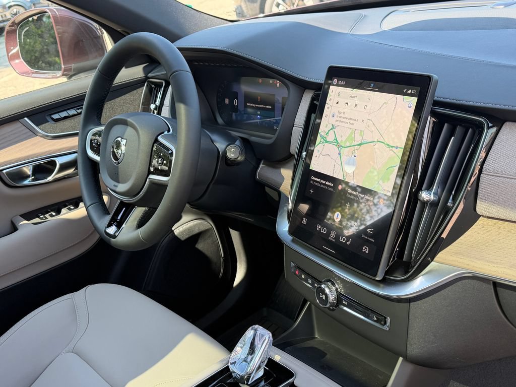 New 2026 Volvo XC90 B6 Plus w/ Protection Package Premier AWD/4WD image 7