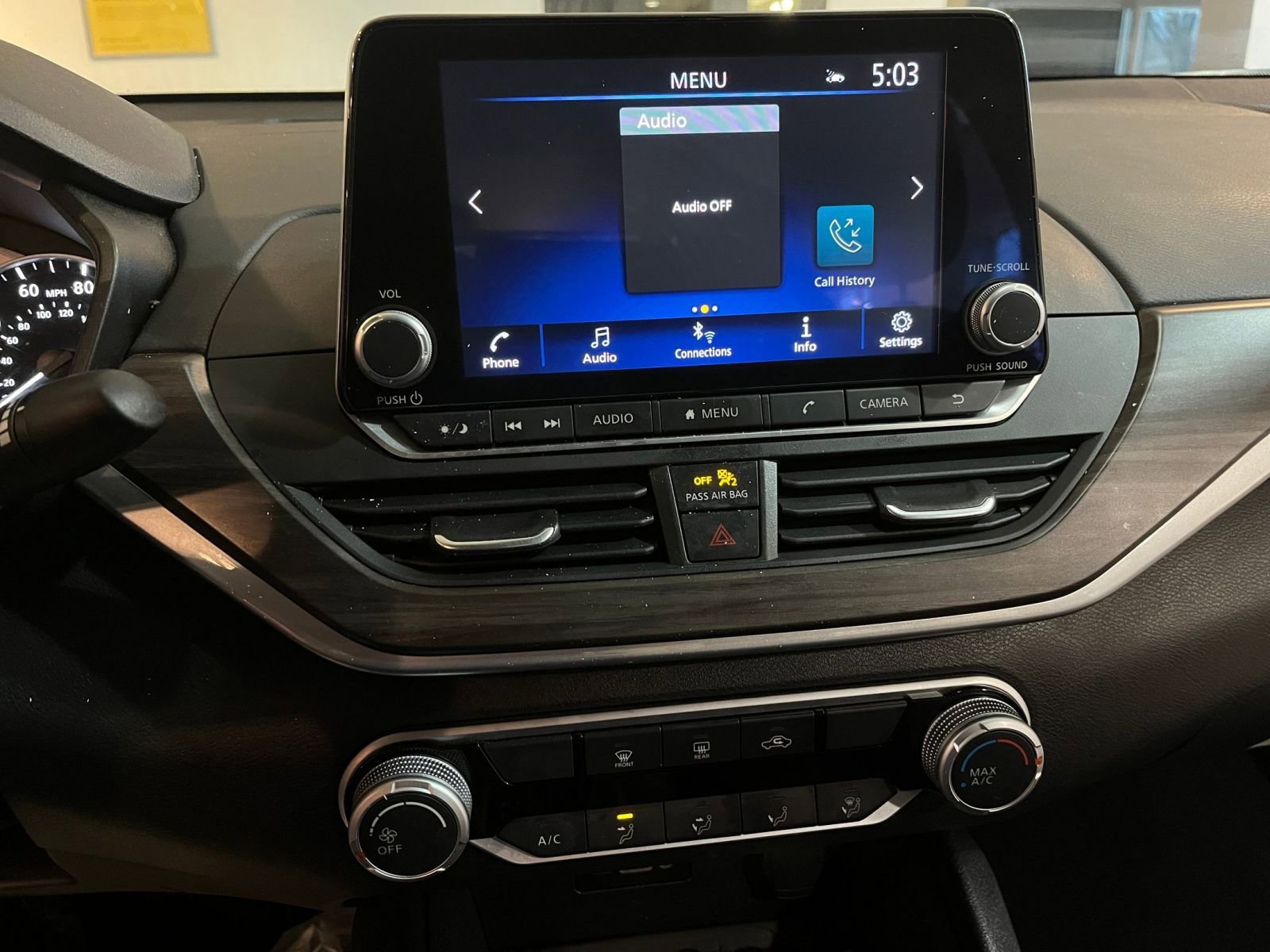 Used 2025 Nissan Altima 2.5 SV image 17