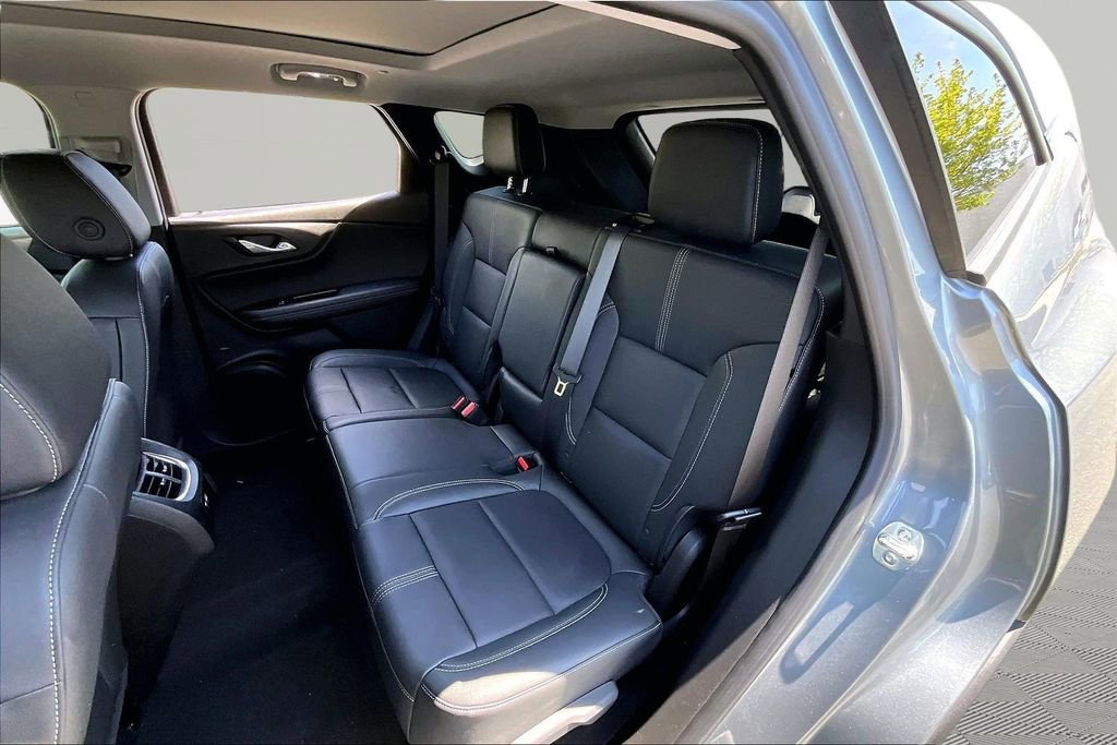 Used 2025 Chevrolet Blazer LT w/ Redline Edition image 16