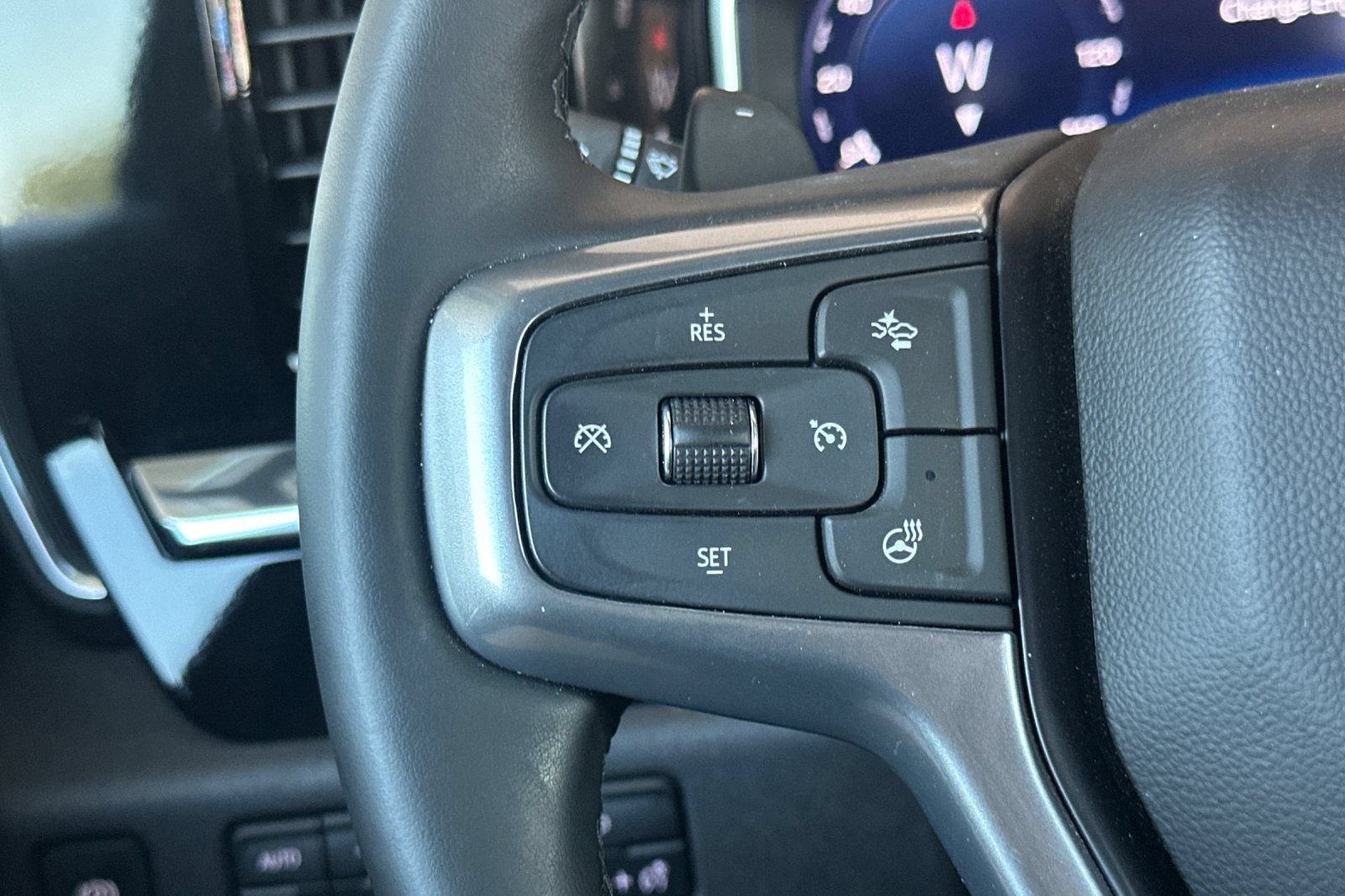 Used 2025 Chevrolet Silverado 1500 LT Trail Boss w/ Convenience Package II AWD/4WD image 34