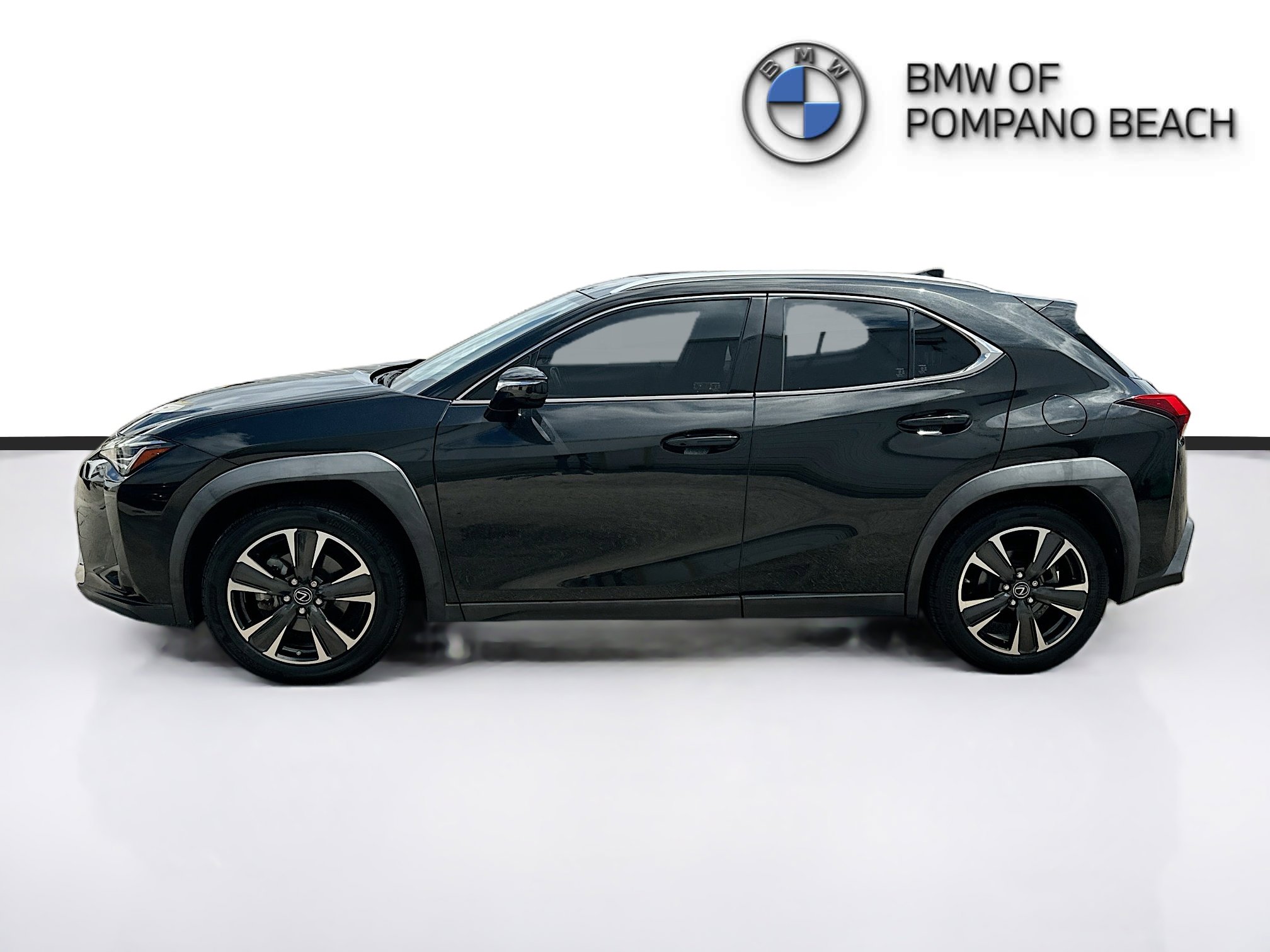Used 2019 Lexus UX 200 FWD image 4