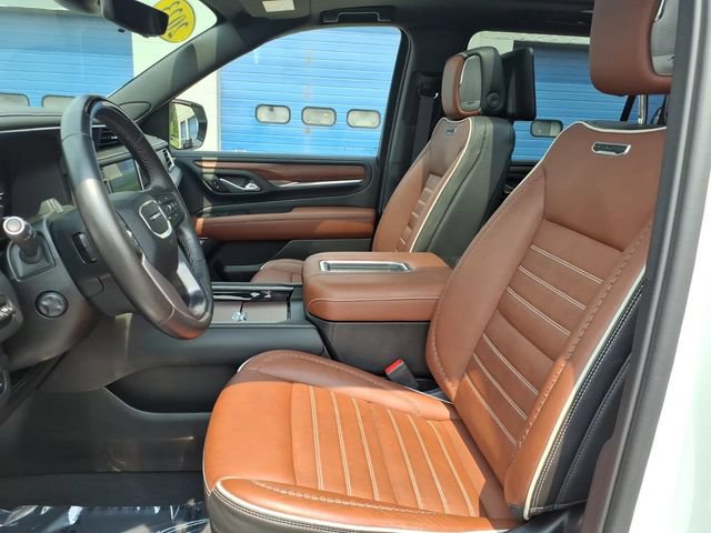 Used 2023 GMC Yukon XL Denali Ultimate AWD/4WD image 11