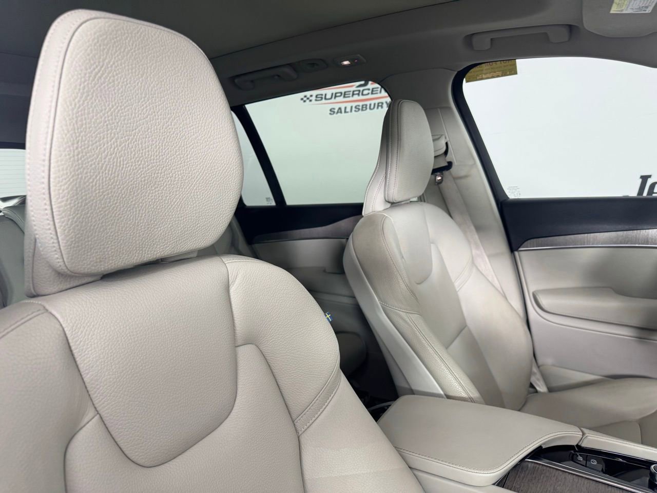Used 2023 Volvo XC90 B6 Plus w/ Protection Package Premier image 28