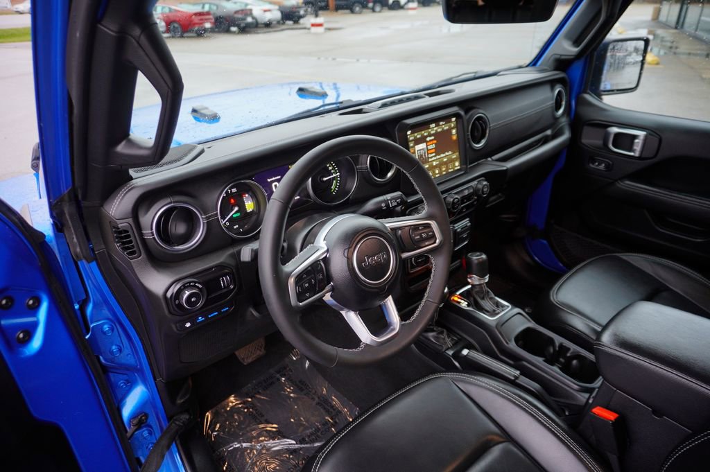 Used 2023 Jeep Wrangler Unlimited Sahara w/ Cold Weather Group image 24