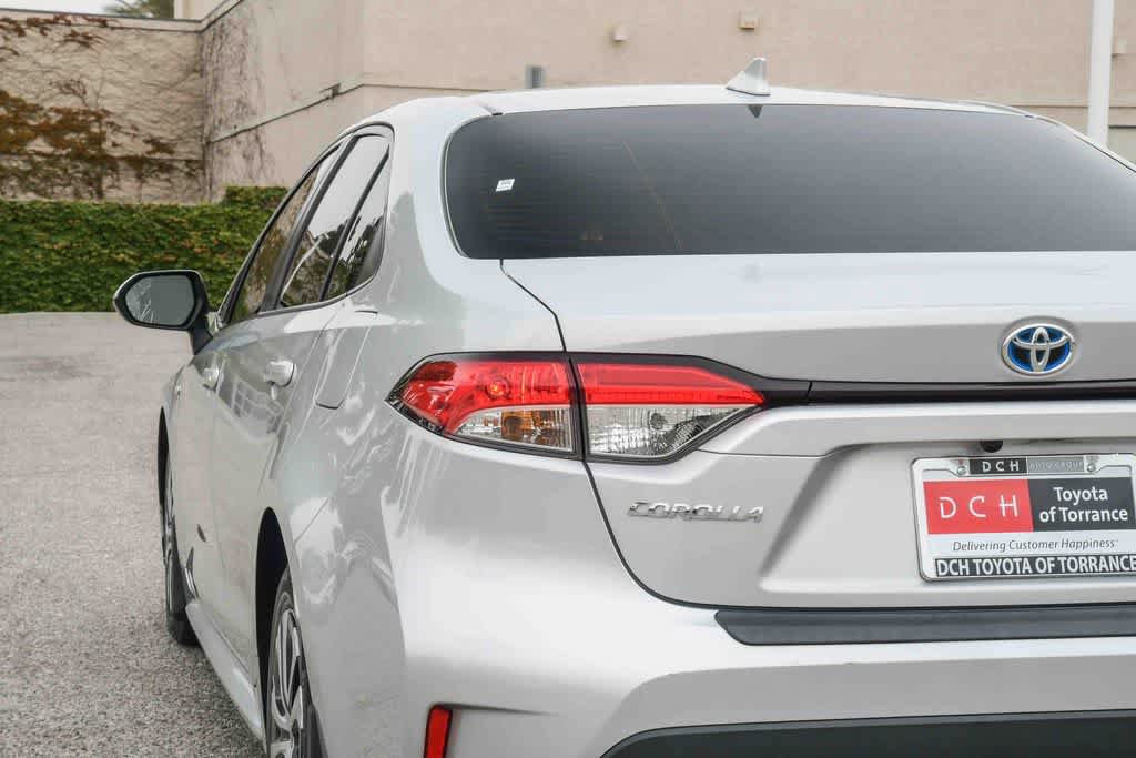 Used 2021 Toyota Corolla LE w/ Carpet Mat Package (TMS) FWD image 6