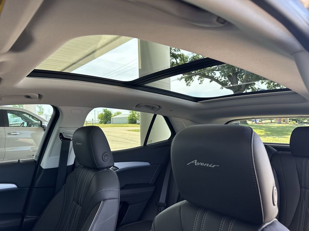 Certified 2025 Buick Envision Avenir AWD/4WD image 12