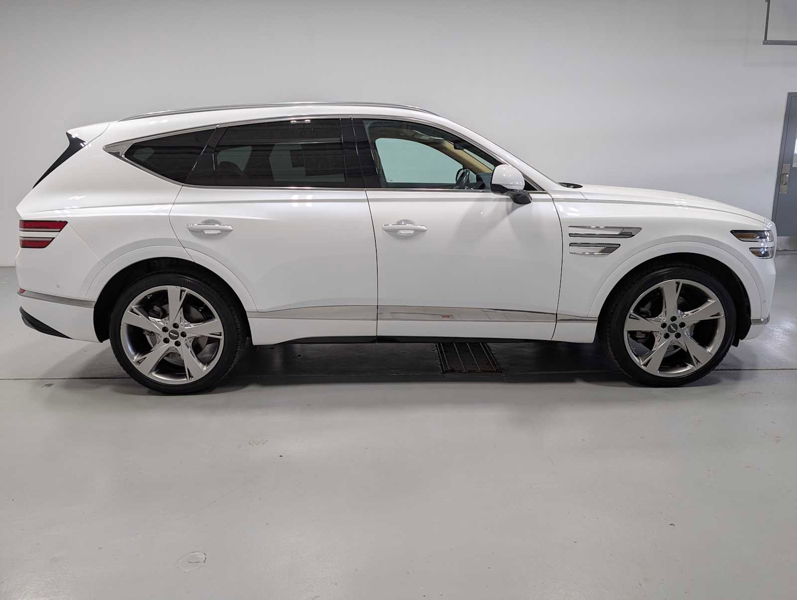 Used 2021 Genesis GV80 2.5T w/ Prestige Package 04 AWD/4WD image 7