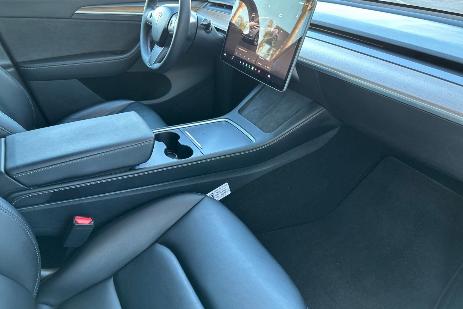 Used 2025 Tesla Model Y Long Range image 17