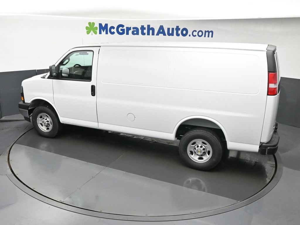 New 2026 Chevrolet Express 2500 w/ Driver Convenience Package RWD image 21