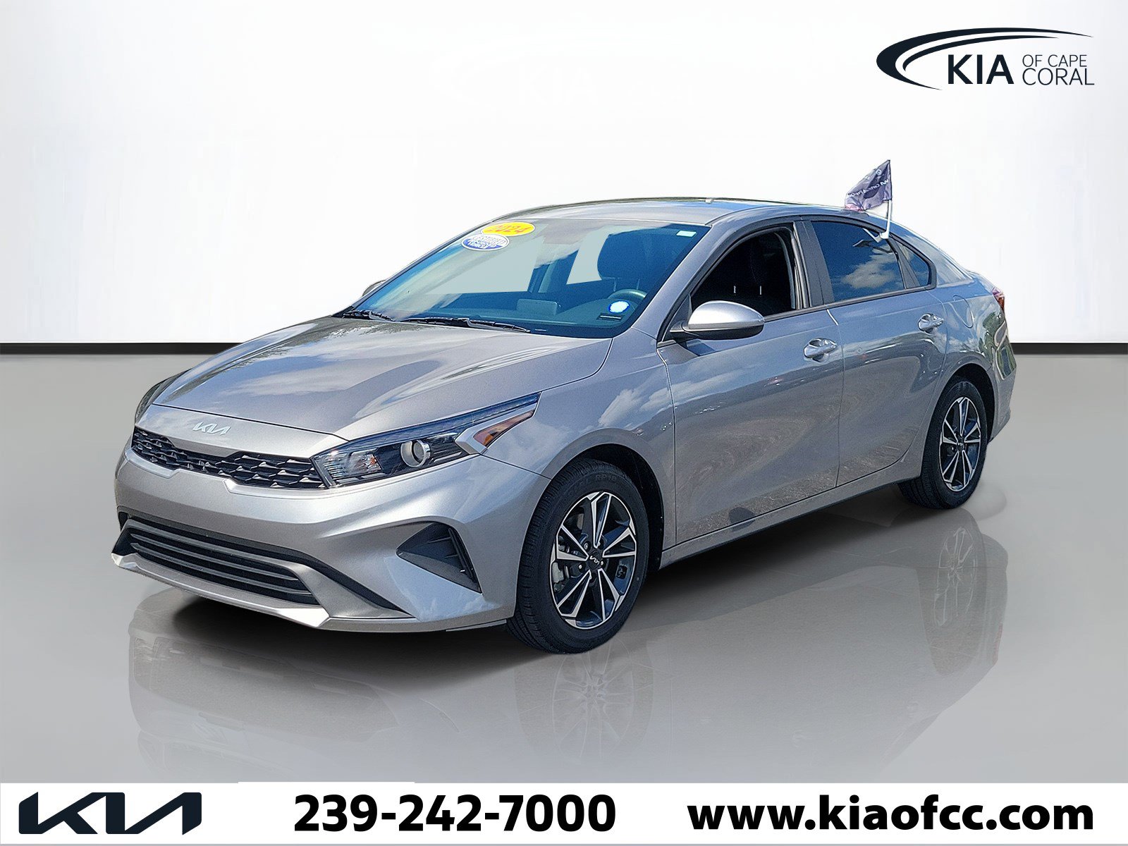 Certified 2024 Kia Forte LXS FWD image 3