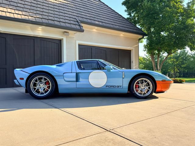 Used 2006 Ford GT RWD image 53