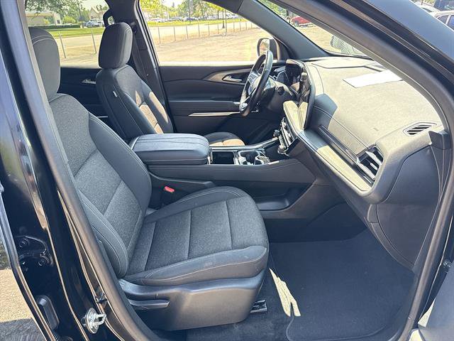 Certified 2024 Chevrolet Traverse LS w/ Midnight/Sport Edition FWD image 18