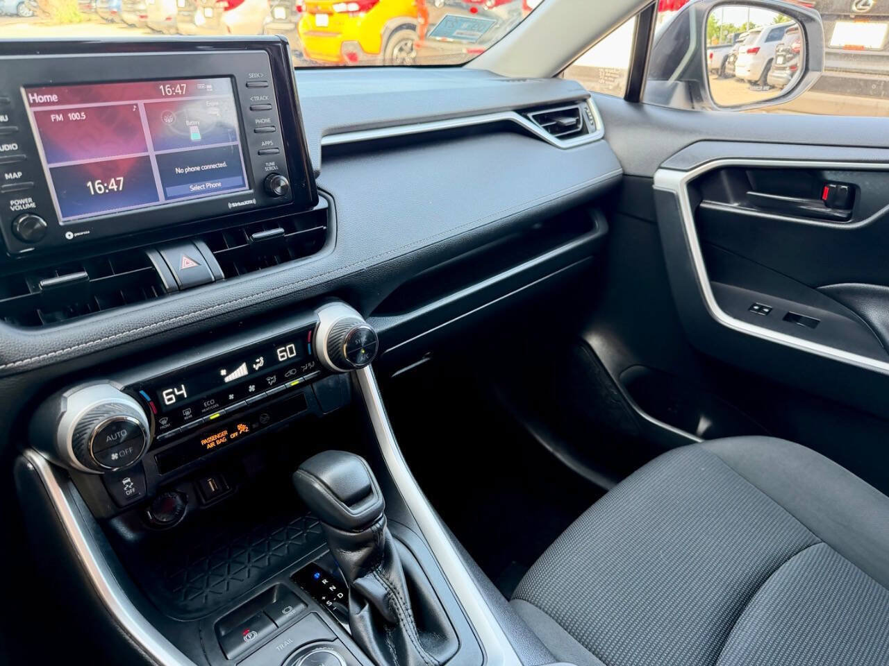 Used 2022 Toyota RAV4 LE AWD/4WD image 39