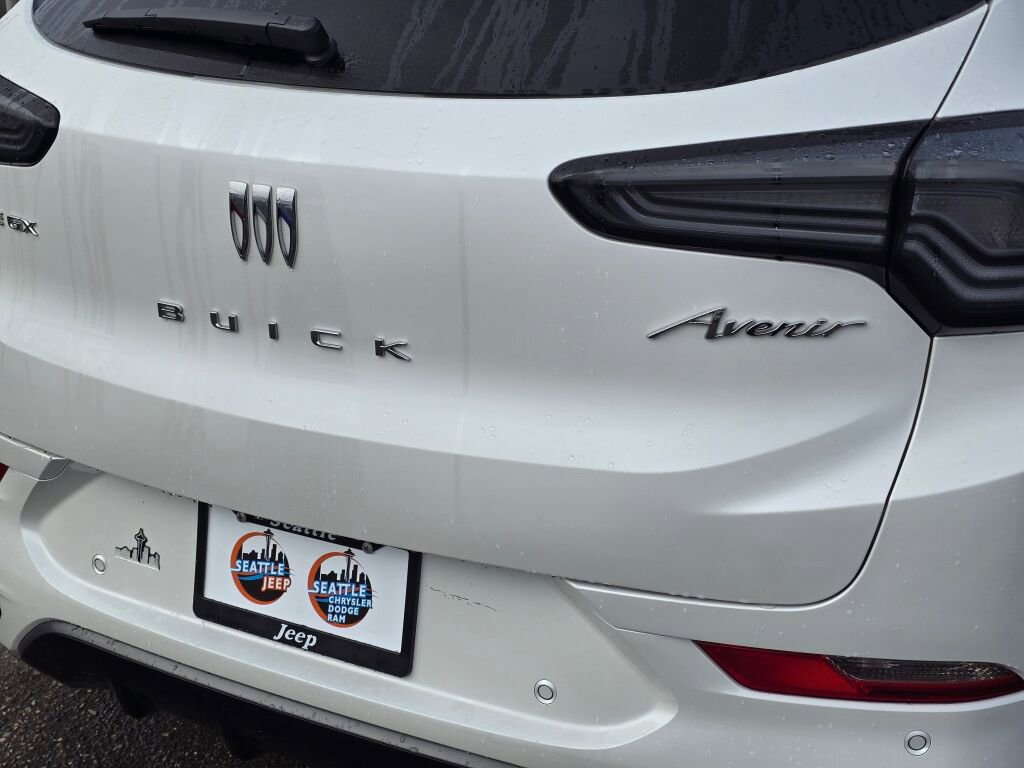 Used 2024 Buick Encore GX Avenir w/ Avenir Technology Package image 14
