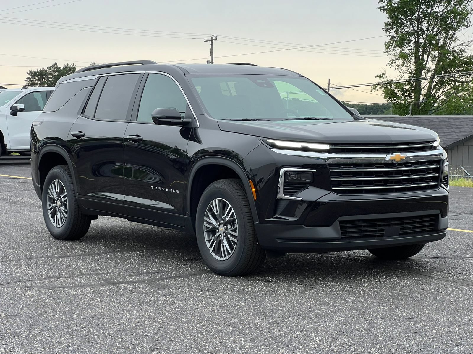 New 2026 Chevrolet Traverse LT w/ Driver Confidence Package AWD/4WD image 44