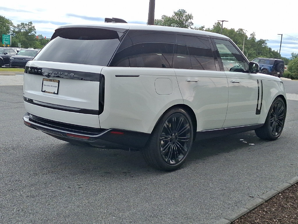 New 2026 Land Rover Range Rover SE AWD/4WD image 3