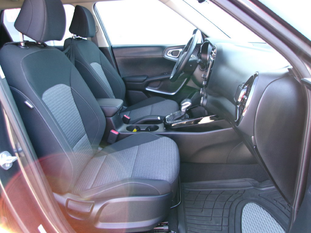 Used 2025 Kia Soul EX FWD image 23