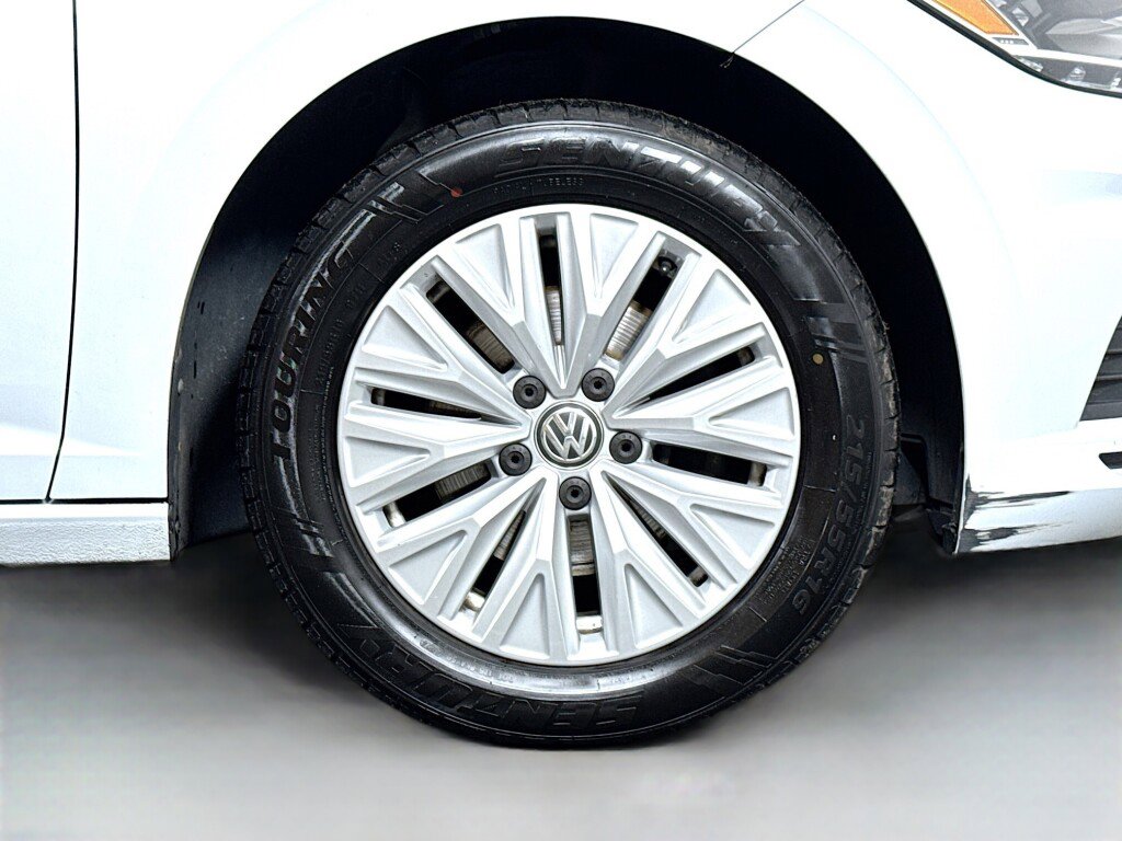 Used 2019 Volkswagen Jetta S image 36