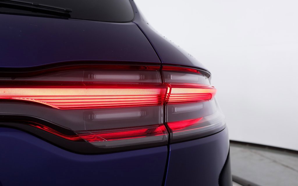 Used 2025 Porsche Macan image 13