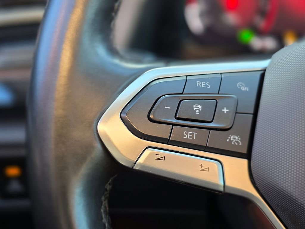 Used 2024 Volkswagen Atlas SEL Premium R-Line AWD/4WD image 31