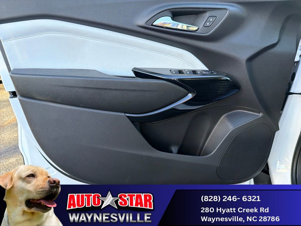 New 2025 Chevrolet Trax LT w/ LT Convenience Package FWD image 10