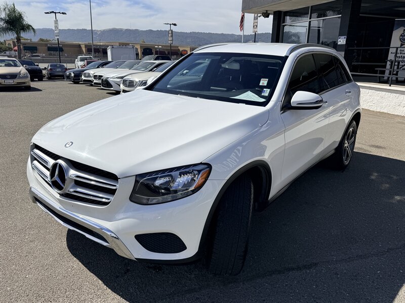 Used 2016 Mercedes-Benz GLC 300 4MATIC image 3
