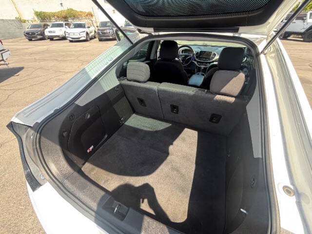 Used 2018 Chevrolet Volt LT FWD image 17