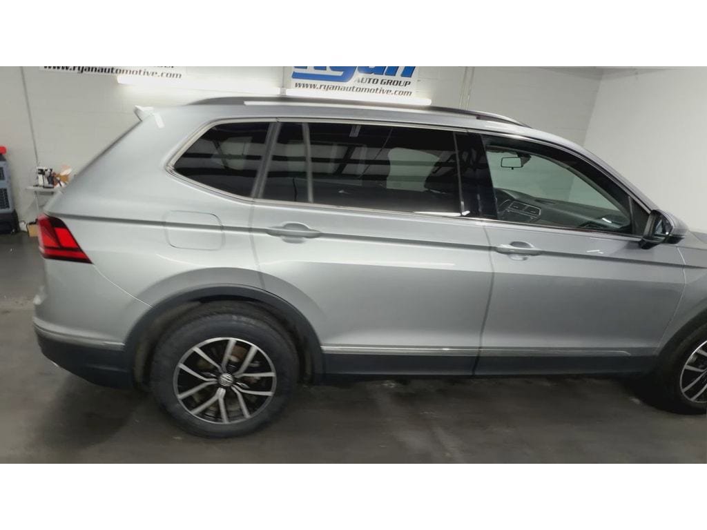 Used 2021 Volkswagen Tiguan SEL FWD image 9