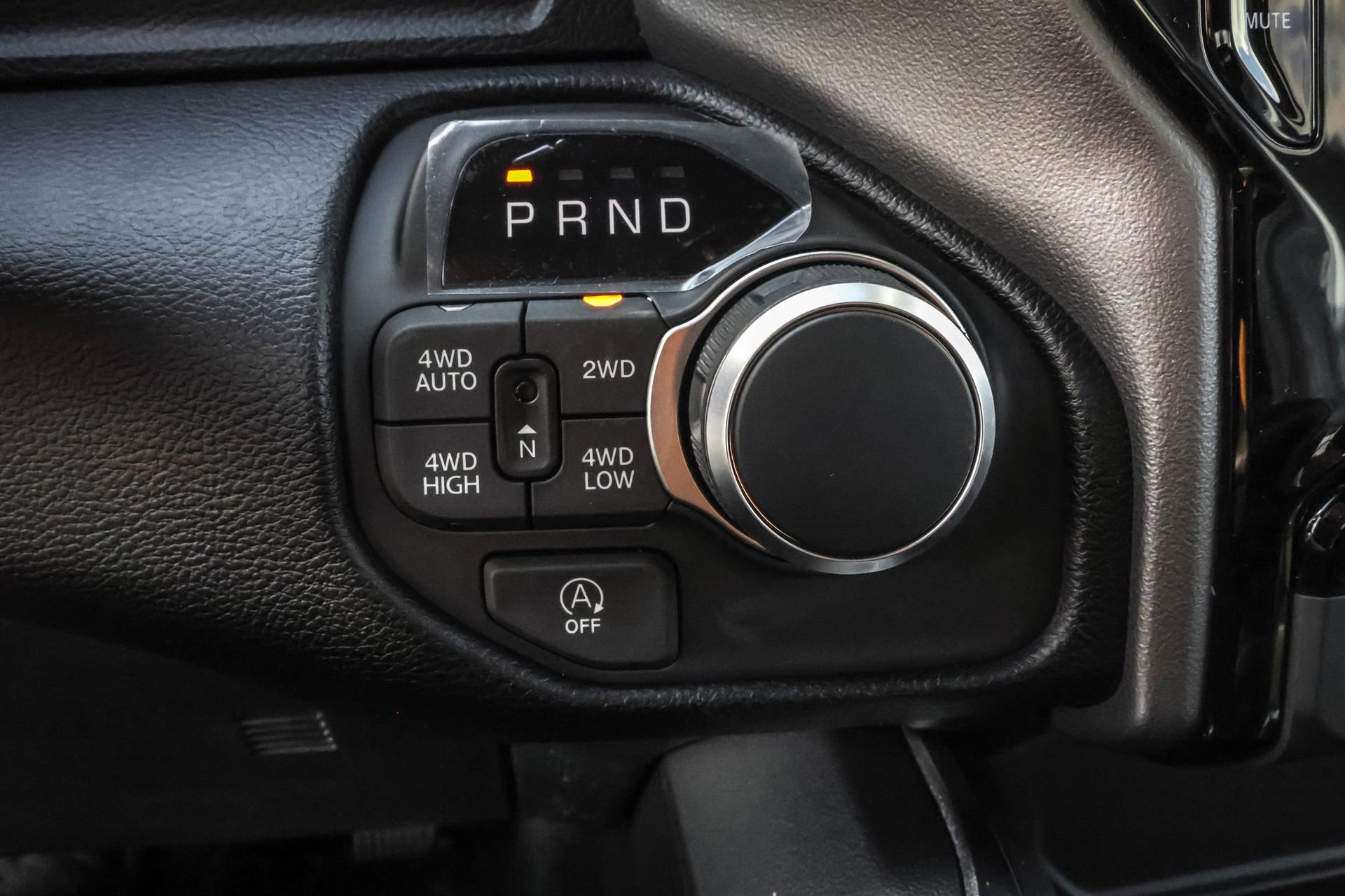 New 2026 RAM 1500 4x4 Crew Cab image 17