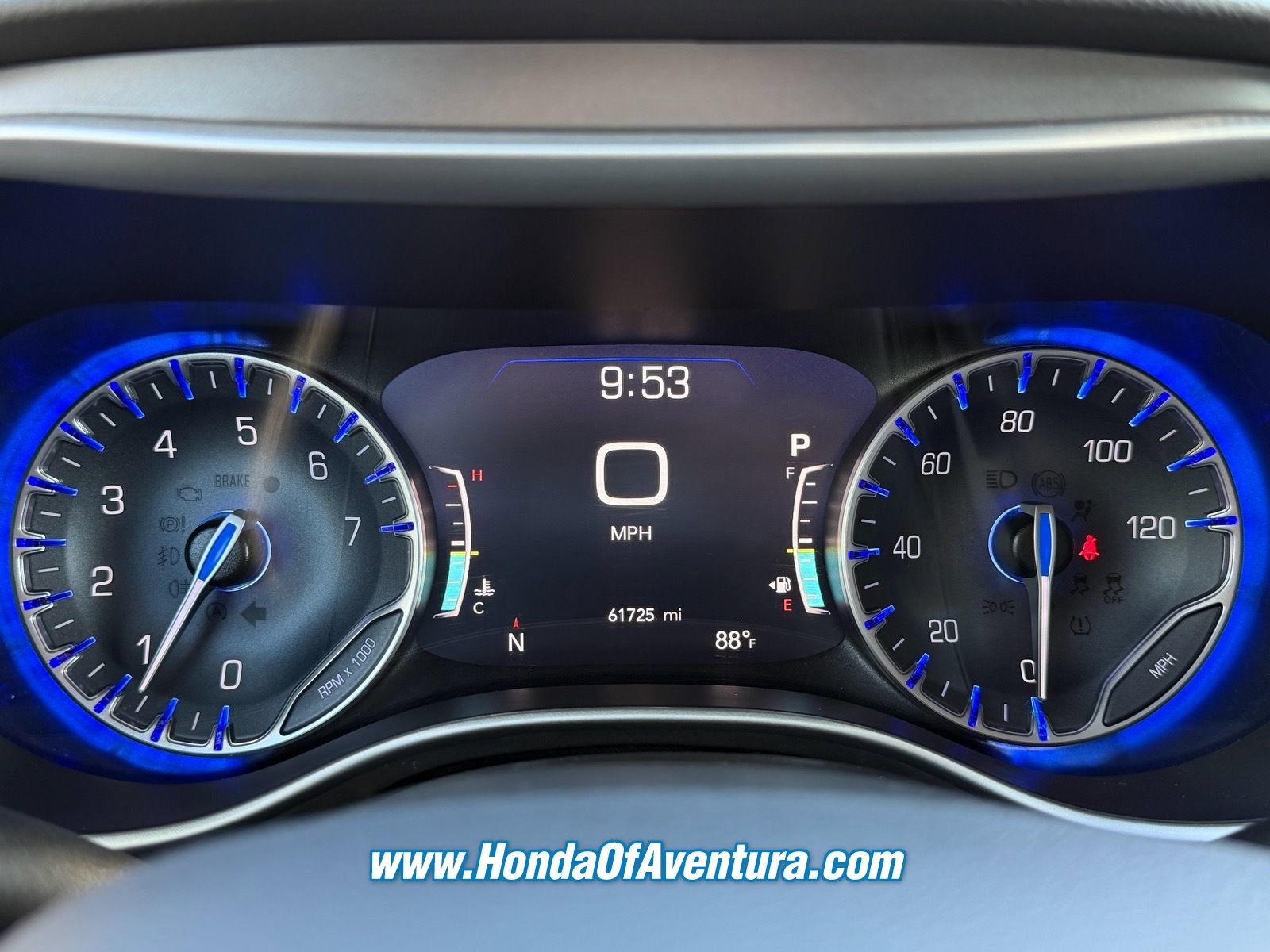 Used 2023 Chrysler Pacifica Touring-L FWD image 26