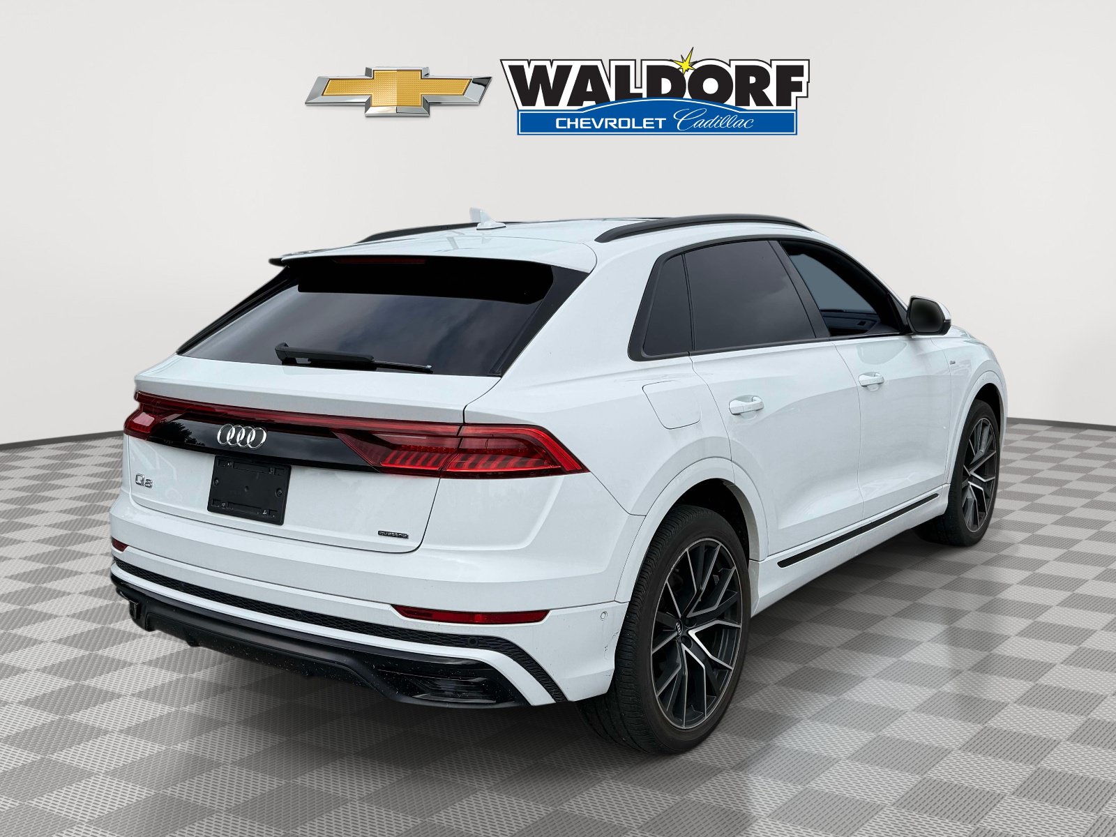 Used 2019 Audi Q8 Premium Plus w/ Premium Plus AWD/4WD image 2
