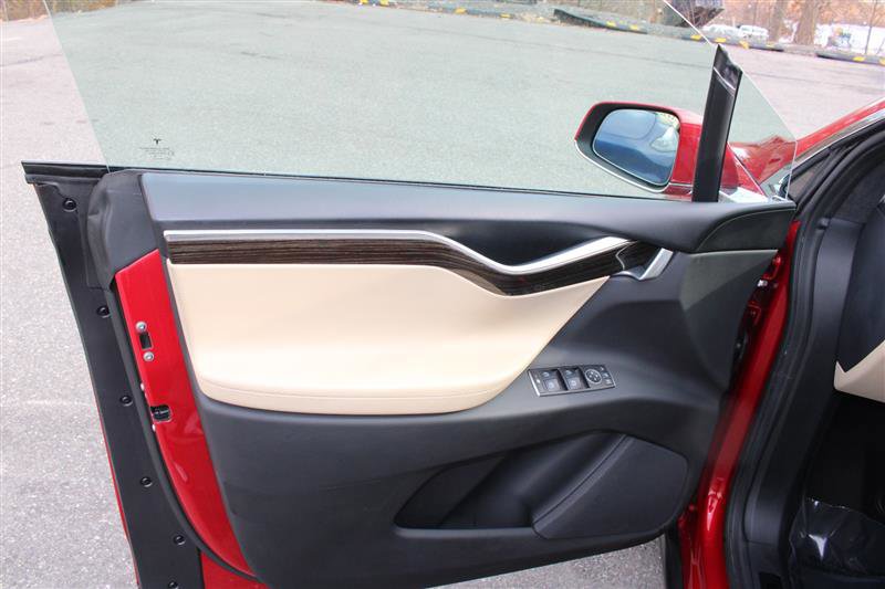 Used 2016 Tesla Model X 90D image 13