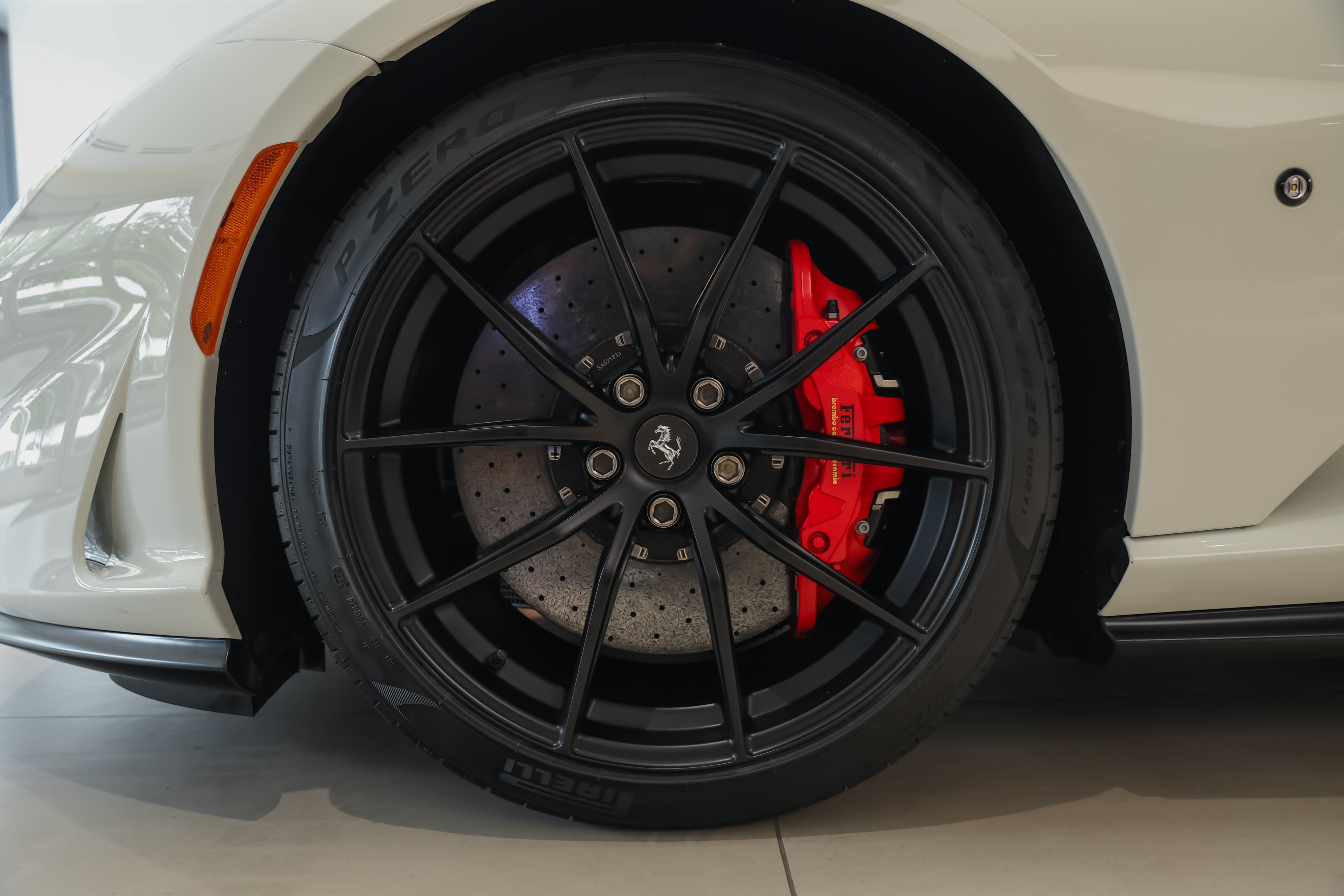 Used 2021 Ferrari 812 GTS RWD image 21