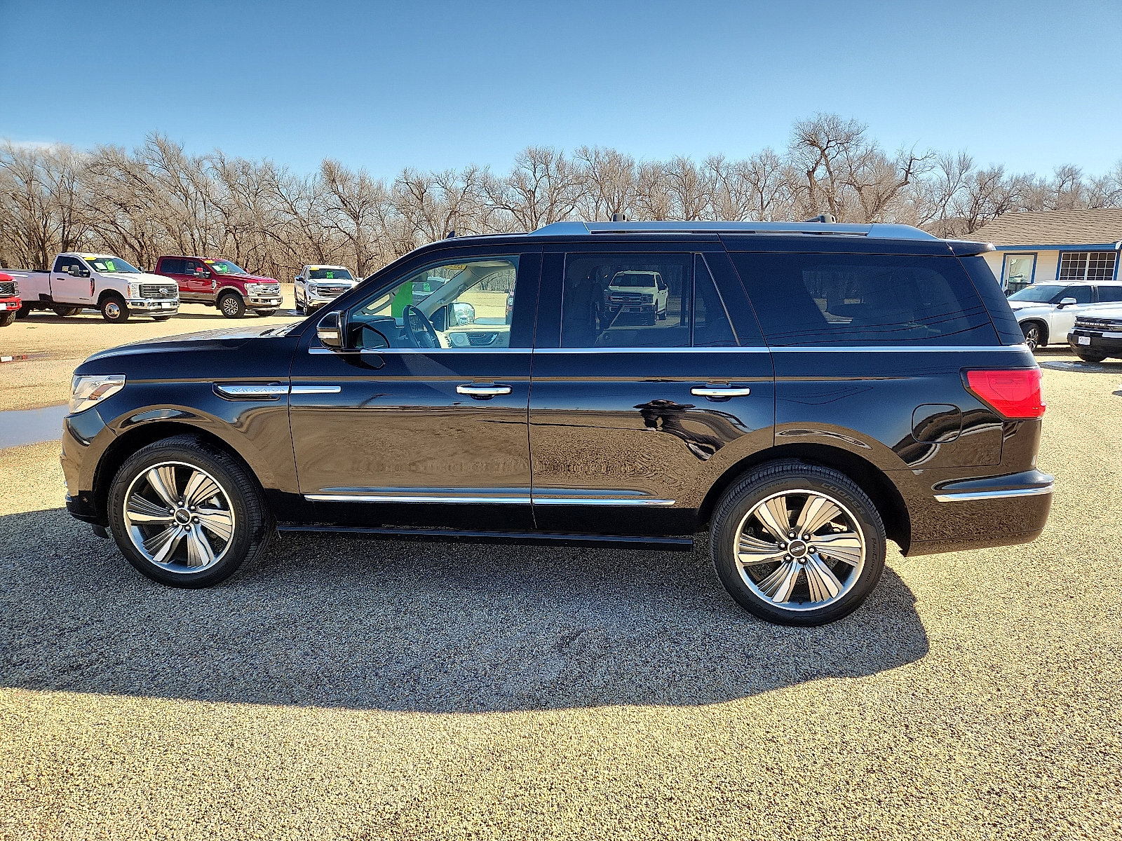 Used 2019 Lincoln Navigator Reserve image 2